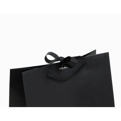 Pungi negre de cadouri premium